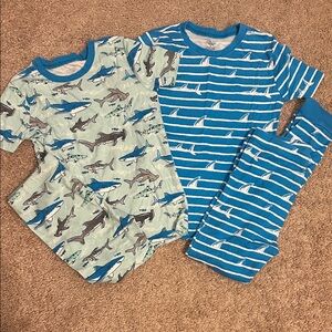 Shark Print Kids Pajamas Set - Blue and Green
